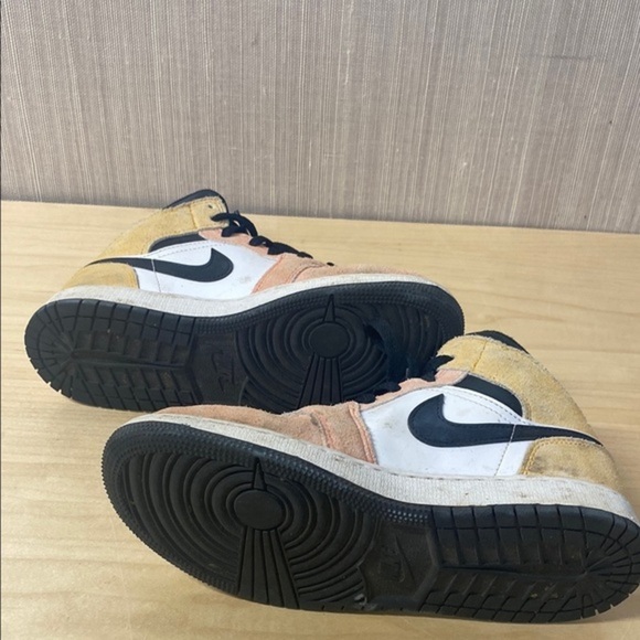 Nike Air Jordan Retro 1 Mid SE 'Flight Club 2 tone color '‎ youth 4.5 - Picture 7 of 7